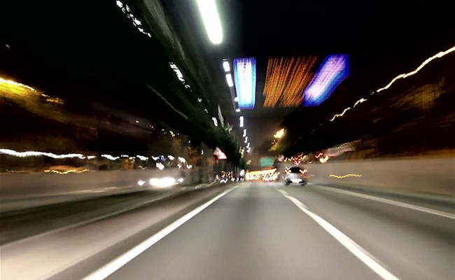 بالصور والفيديو: ابتكار طريقة ذكية لإجبار السائق على تخفيف سرعة السيارة! 